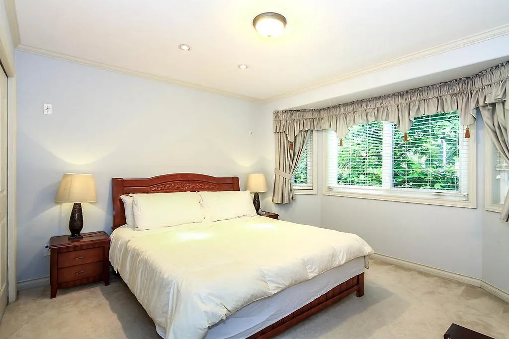 Maple Guesthouse Vancouver Canada